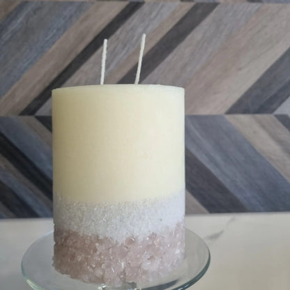 Velas com base em pedras