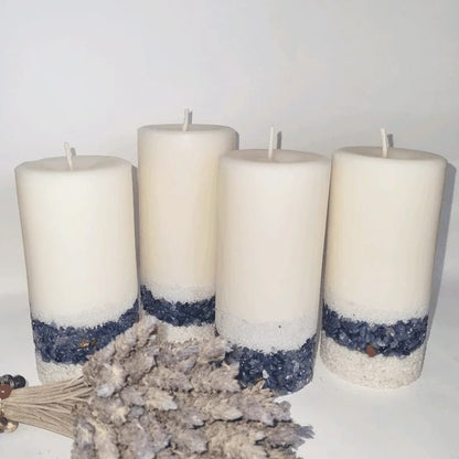Velas com base em pedras